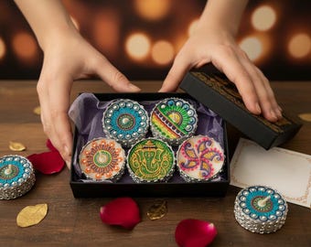 A box of 6 tealights candles/Henna candle/mandala design/Happy Holidays/Diwali Gift/Christmas Gifts/your name/message can be on the box