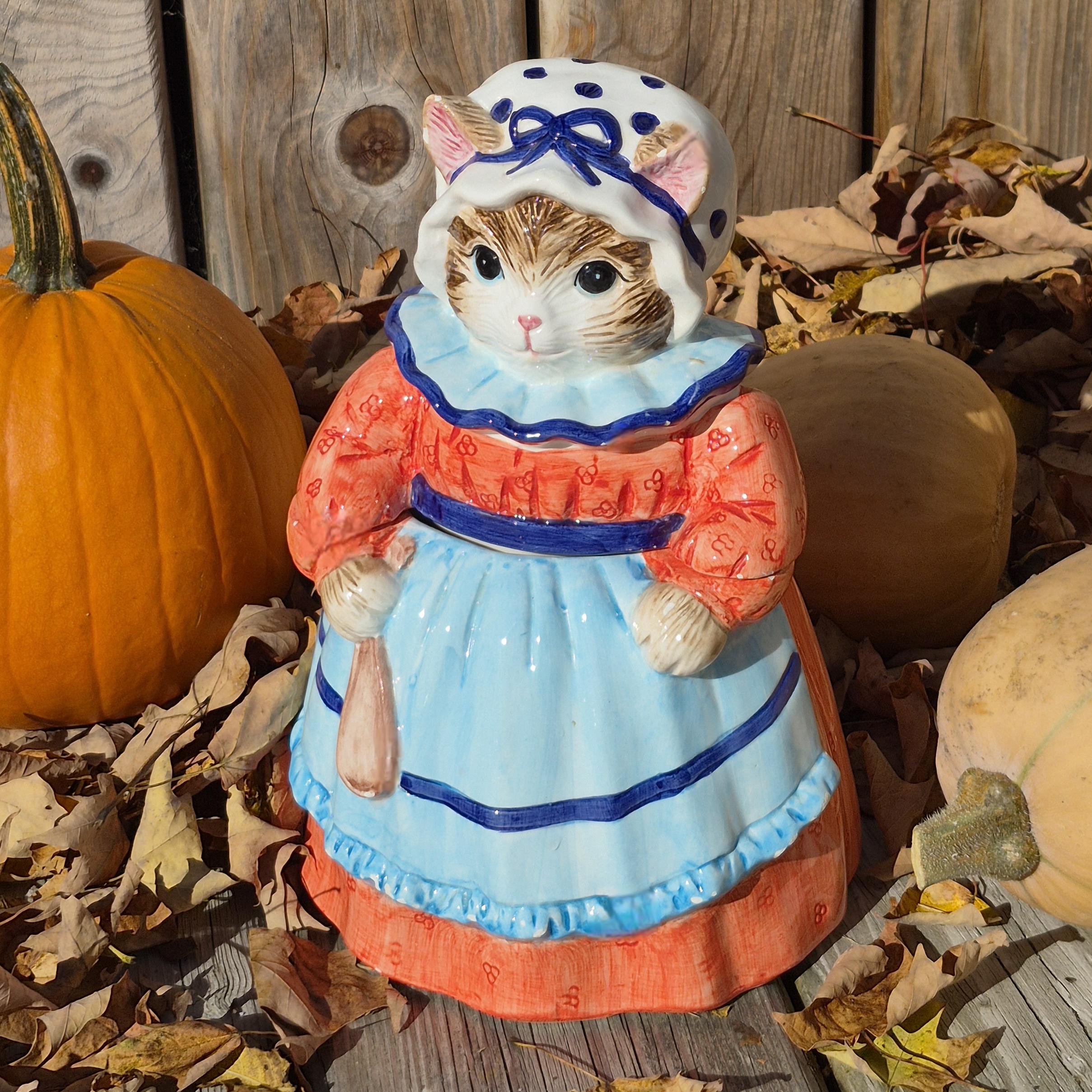 Vintage Cookie Jar Heritage Mint Ltd Bonnet and Apron Kitty Cat