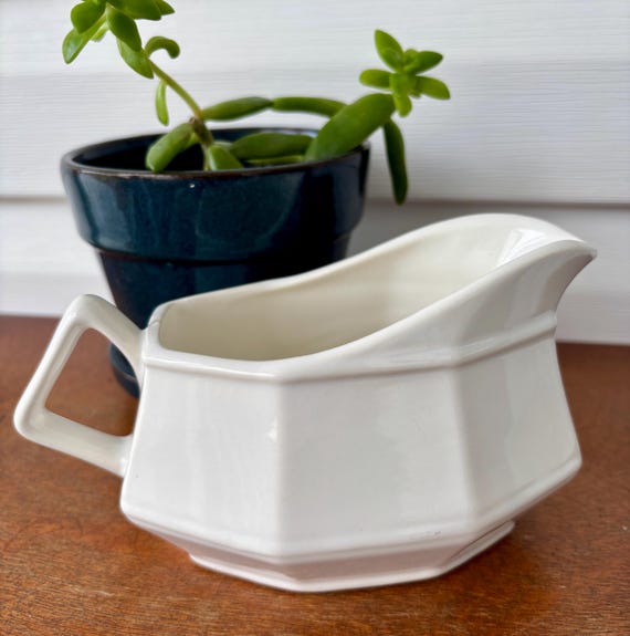 Vintage Homer Laughlin Ivory White Gravy Boat, Colonial Style Ironstone Serving Ware, MCM Tableware