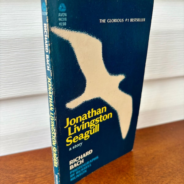 Jonathan Livingston Seagull, A Story, Richard Bach, Vintage 1973 Paperback Book, Allegorical Fable, Illustrated Novella