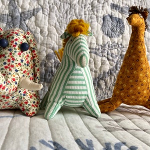 Hand made Stuffed Calico Fabric Zoo Animals Hanging Crib Toys, Elephant, Zebra, Giraffe, Vintage Stuffed Zoo Animals, Baby Toys