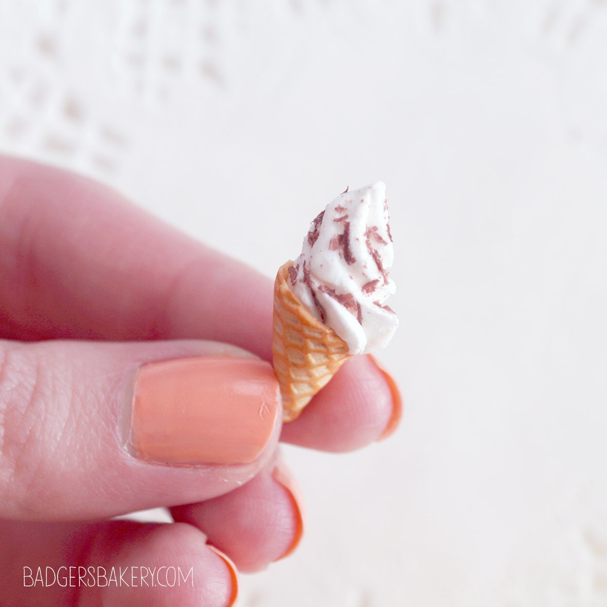 Miniature SOFT SERVE Ice Cream Cone, Summer Treat for Your BJD