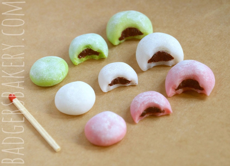 Fake MOCHI DAIFUKU Miniature Cake for BJD Doll, sd, msd, yosd, 1/3, 1/4, 1/6 Scale Prop for Dolls, Dollhouse Miniature 