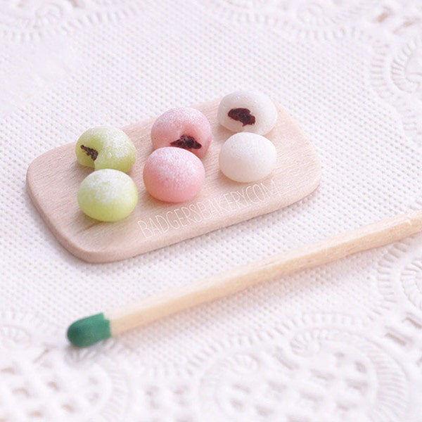 DOLLHOUSE MOCHI Miniature, Daifuku Cake in 1/12 scale, japanese sweets, wagashi, asian food miniature