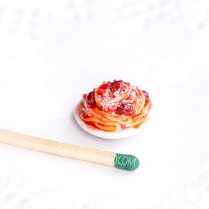 Prato de ESPAGUETE em miniatura com almôndegas ou vegetariano, comida em miniatura para casa de bonecas, adereço BJD, macarrão de argila de polímero, acessórios Blythe, marinara