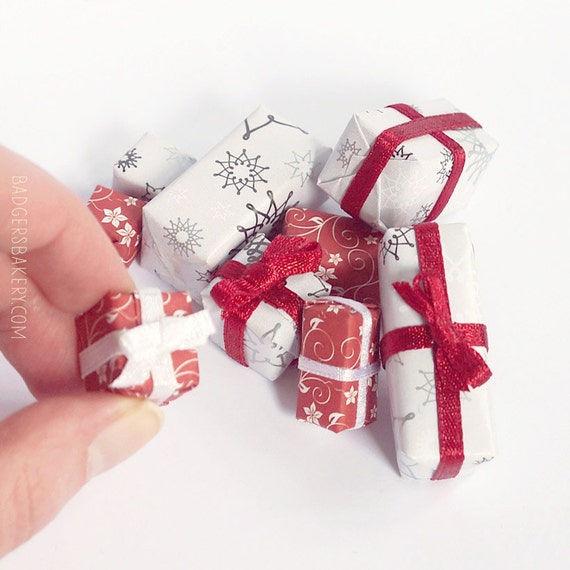 Miniature Christmas Present//Gift Dollhouse size,