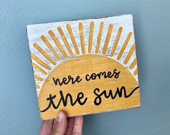 Here Comes the Sun Sign, Yellow Sunshine Painting, Rustic Summer Home Decor, Wooden Shelf Sitter