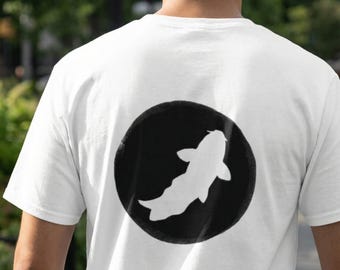 T-shirt met Japanse koi-visprint, Zen Sumi-e kunst, minimalistische print op de achterkant, wit katoen, streetwear, grafische top voor heren en dames, cadeau uit Japan.