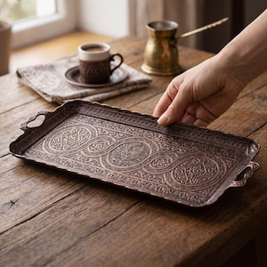 Bandeja otomana artesanal em zamac | Travessa de servir gravada em estilo vintage