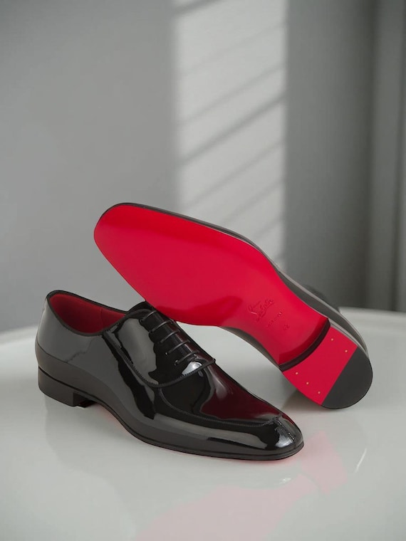 red bottoms dress shoes Christian Louboutin - Greggo Leather Oxford - Mens This model features a new Everlasting Red sole thanks to an innovative coating technique that ensures resistance and lasting vibrancy for our signature Louboutin red. Red Bottoms Mens Louboutin Formal