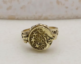 vintage bague empoisonnée lune et étoiles, médaillon caché, bague pour compartiment secret céleste, bague astrologie dorée, bijoux bohème mystique