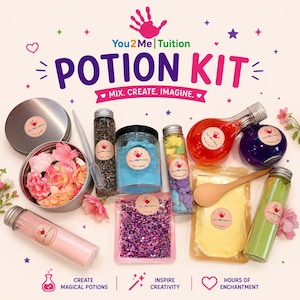 Puede incluir: Un kit de pociones con la marca You 2 Me Tuition, que incluye una lata de metal con flores artificiales rosas y naranjas, un gotero de plástico, botellas de vidrio con líquidos o polvos rojos, morados, verdes y rosas, y una cuchara de madera.