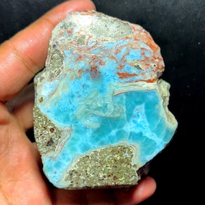 Piedra de larimar natural en bruto (81x67x43 mm) – Gema auténtica de forma irregular