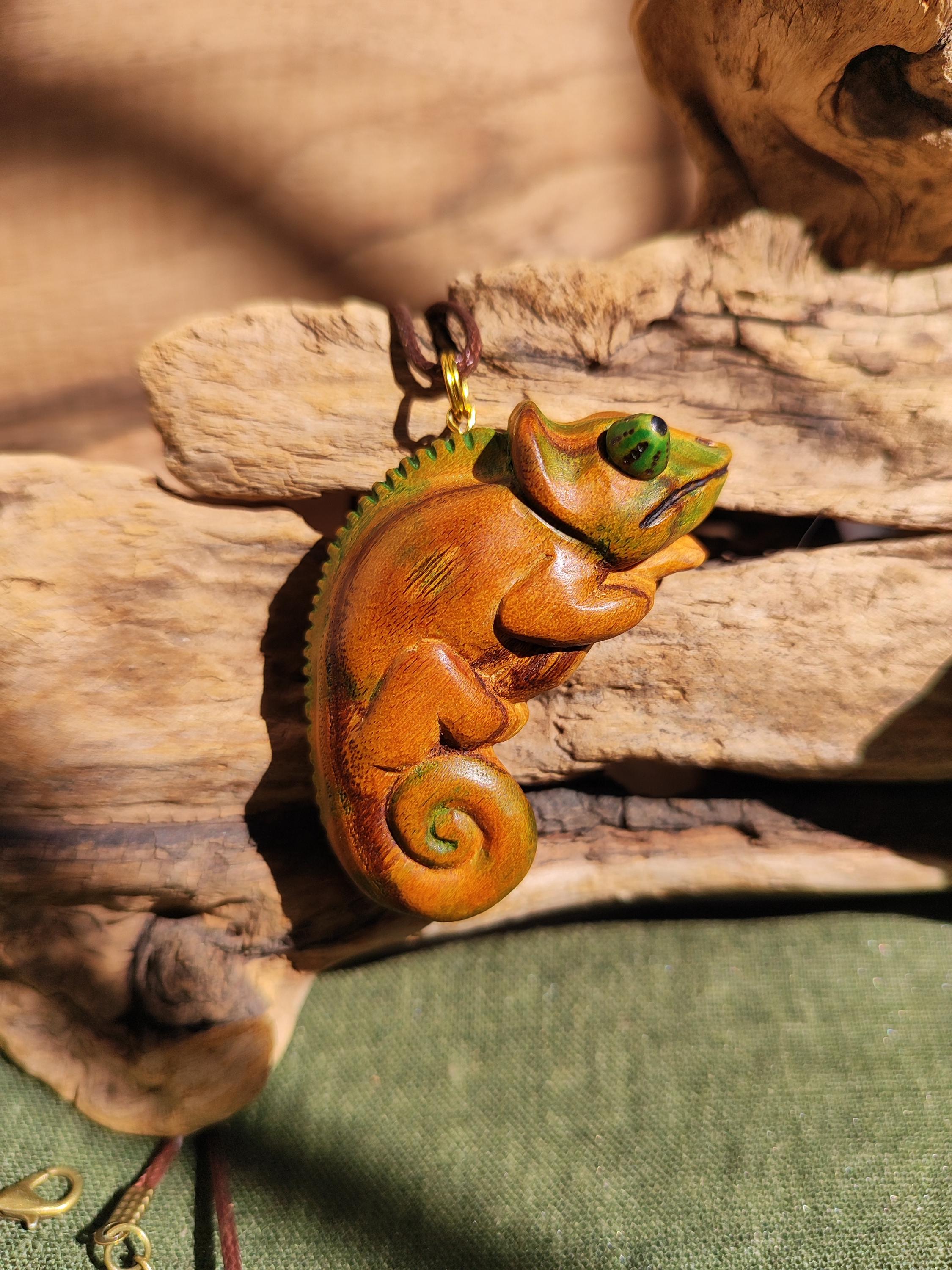 Chameleon statue - Etsy 日本