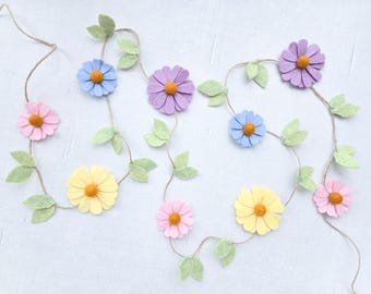 Wool Felt Daisy Garland: Spring Easter Decor