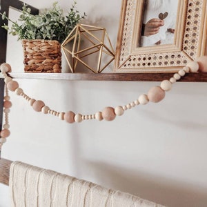 Guirlande bohème en feutre avec pompons et perles en bois, décoration de ferme au choix