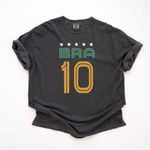 T-shirt personnalisé avec numéro de soutien-gorge de football du Brésil, chemise personnalisée de style maillot de football brésilien, cadeau de fan du Brésil numéro personnalisé image 4