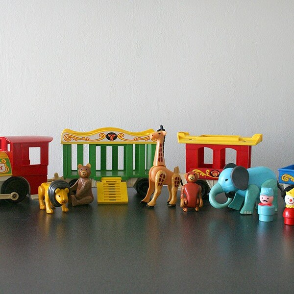 Vintage Fisher Price Little People Circus Train 991- complete set