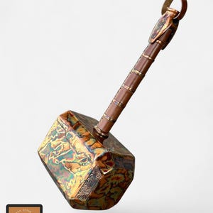 Scultura di martello vichingo, decorazione Mjolnir con finitura patinata, opera d'arte ispirata alla mitologia norrena, martello in alluminio realizzato a mano, regalo rustico unico