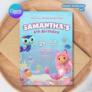 Op de afbeelding: Een 5x7" uitnodiging met een zeemeerminthema. De uitnodiging luidt "Join us for a Mermaid Sparkle party for SAMANTHA'S 6th Birthday". Het bevat de datum, tijd en locatie. Het ontwerp bevat zeemeermin-personages en onderwaterelementen.