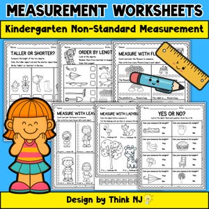 以下が含まれることがあります： 「MEASUREMENT WORKSHEETS」と「Kindergarten Non-Standard Measurement」というタイトルの幼稚園向け測定ワークシートのセット。ワークシートには、高さの比較、長さによる並べ替え、花やてんとう虫を使った測定などのアクティビティが含まれています。漫画の女の子が画像にいます。