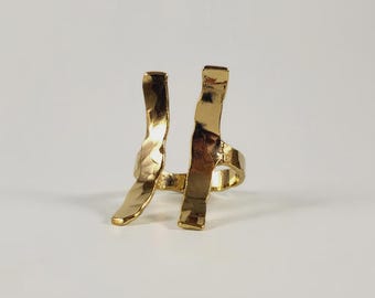 Anillo llamativo de cobre chapado en oro martillado – Joyería bohemia de doble banda ajustable