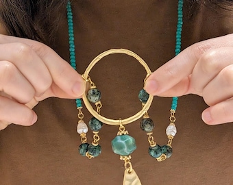 Collar llamativo de latón chapado en oro, piedras naturales, perlas, 84 cm (33 pulgadas), joyería bohemia.