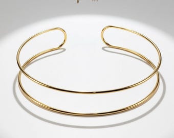 Gargantilla minimalista de cobre bañada en oro • Collar de torsión de doble alambre