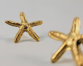 Pendientes de estrella de mar chapados en oro hechos a mano – Joyería minimalista costera