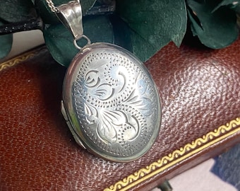 Vintage silver engraved puffy locket