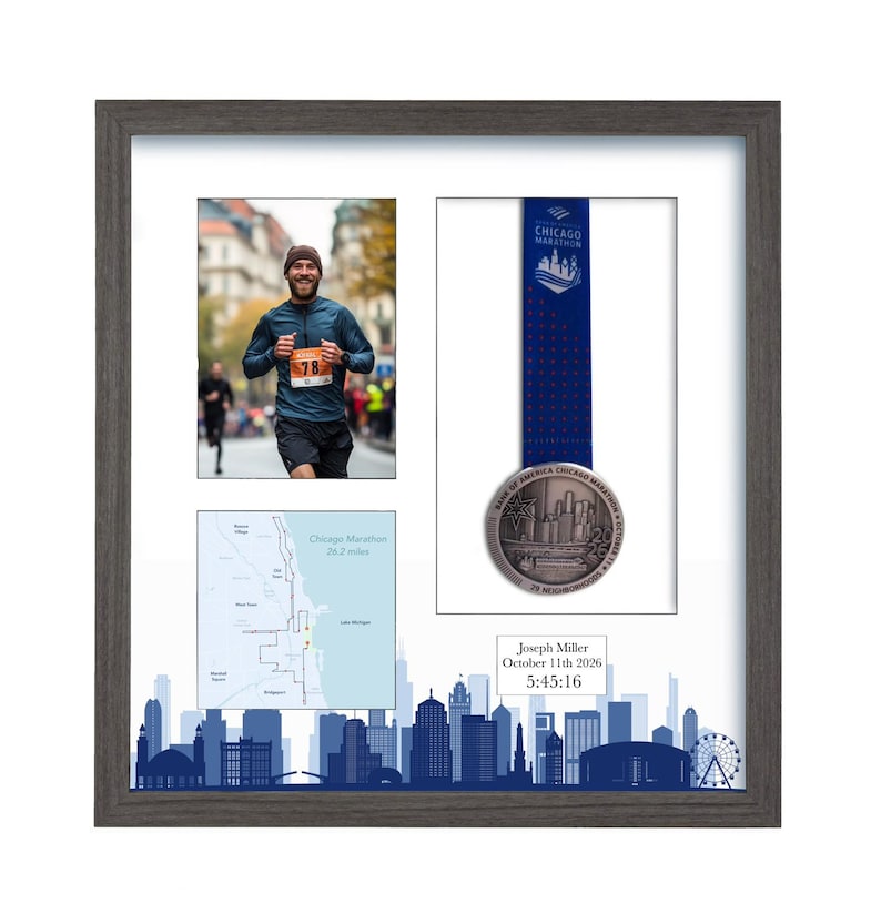 Puede incluir: Un marco gris oscuro que contiene una foto de un corredor, una medalla del marat&oacute;n de Chicago con cinta azul, un mapa de la ruta de 26.2 millas y una placa blanca con el texto Joseph Miller, October 11th 2026, 5:45:16 sobre un horizonte azul.