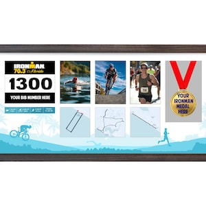 Op de afbeelding: Een ingelijste print met een Ironman 70.3 thema, met afbeeldingen van zwemmen, fietsen en hardlopen, een medaille en racegegevens. Tekst bevat "IRONMAN 70.3 to Florida", "1300", en "YOUR BIB NUMBER HERE".