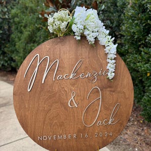 Round Wooden Wedding Sign, Customized Reception Sign, Wedding Entry Sign, Personalized Round Wooden Sign, Rustic Wedding Decor, Elegant Sign