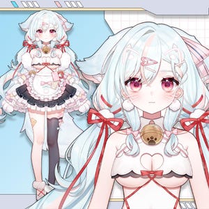 Puede incluir: Ilustración de un personaje con cabello azul claro, ojos rosados y rasgos felinos. El personaje viste un atuendo blanco con un delantal blanco y negro, lazos rojos y una campana con una huella de pata. El fondo es azul claro.