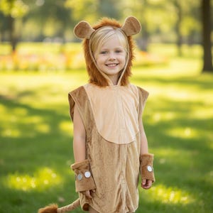 Pluche leeuwkostuum voor kinderen – verkleedvest met capuchon en staart (4-6 jaar)