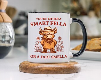 Caneca de café com humor country engraçado, ilustração de cowboy e animal, com frase sarcástica para presentear amigos, colegas de trabalho e amantes do campo.