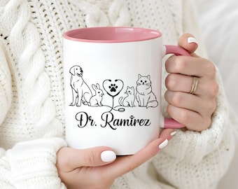 獣医用カスタムマグカップ ペットのラインアートと聴診器の足跡がデザインされた獣医へのギフト 動物愛好家向けコーヒーカップ 獣医技術者や医師向け