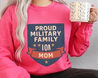 Proud Military Family Mom PNG | Vintage Badge Clipart (Digital Download)