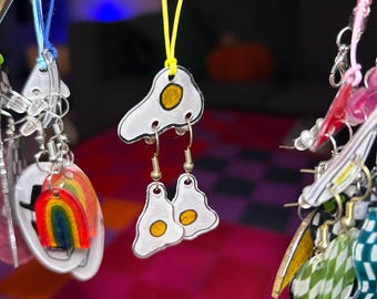 Pendientes Egg-xcellent con soporte para pendientes de huevo