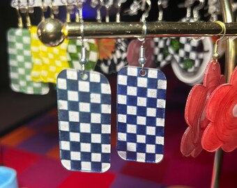 Pendientes largos de cuadros azules