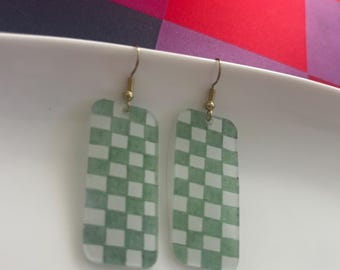 Pendientes largos de cuadros verdes