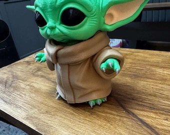 Modelo de groku de yoga para bebé grande impreso en 3D