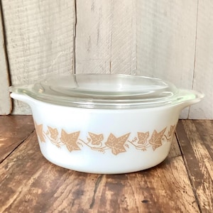 Vintage Pyrex Sandalwood Casserole Dish/One and One Half Pint 472 Bake Serve and Store/Brown Ivy on White /60s Ovenware /Casserole Bakeware