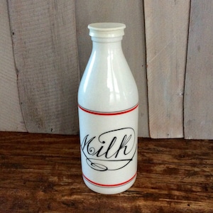Vintage Egizia Milk Glass Milk Bottle / Italian Milk Glass Bottle/ Retro Milk Bottle / Decorative Milk Bottle/  Kitchen Decor/ White Glass