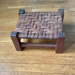 Vintage Wooden Splint Primitive Foot Stool/ Slat Seat Small Stool/ Woven Wood Spline Top/ Rustic Square Leg Stool/ Cottage Farmhouse Decor