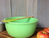 Vintage Jadeite Mixer Bowl Fire King Mixing Bowl Sunbeam Mixer Bowl Replacement Mixer Bowl Green Bowl Mix Master Bowl Handled Bowl