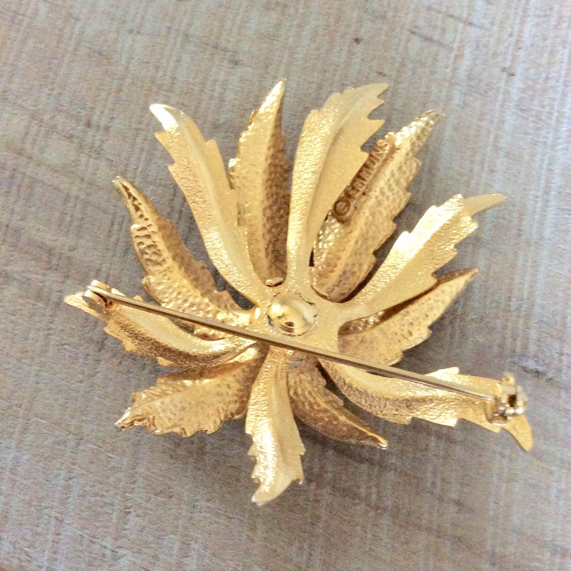 EMMONS ヴィンテージ ブローチ Vintage Emmons Gold Tone Floral Leaf Brooch/retro Fashion
