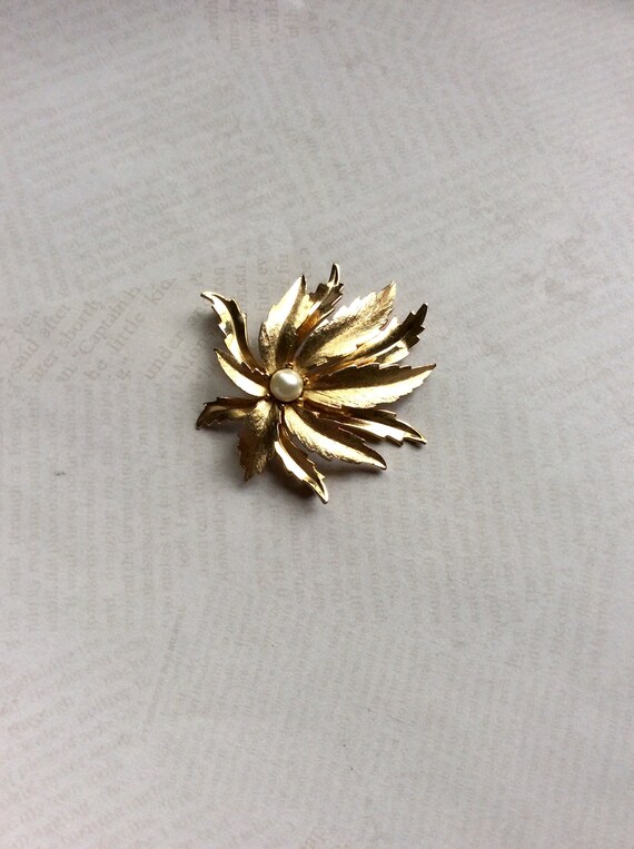 EMMONS ヴィンテージ ブローチ Vintage Statement Flower Brooch From Emmons, Silvertone