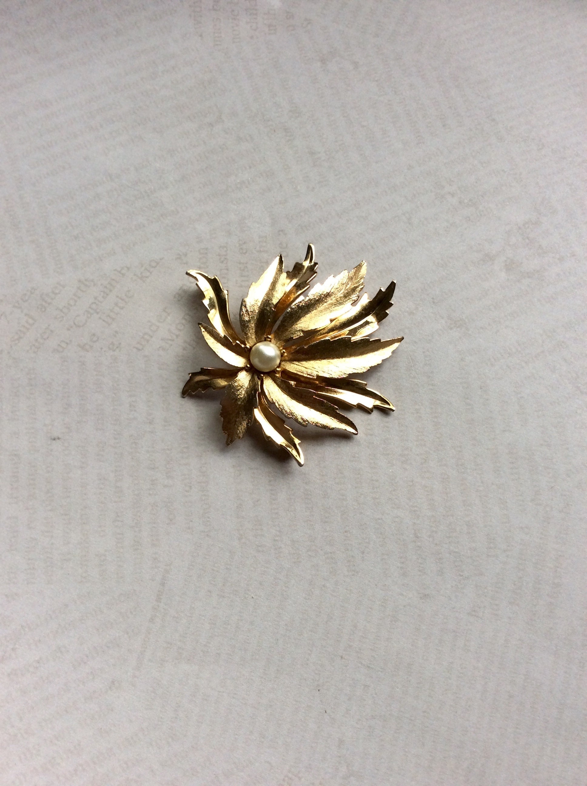 EMMONS ヴィンテージ ブローチ Vintage Emmons Gold Tone Floral Leaf Brooch/retro Fashion