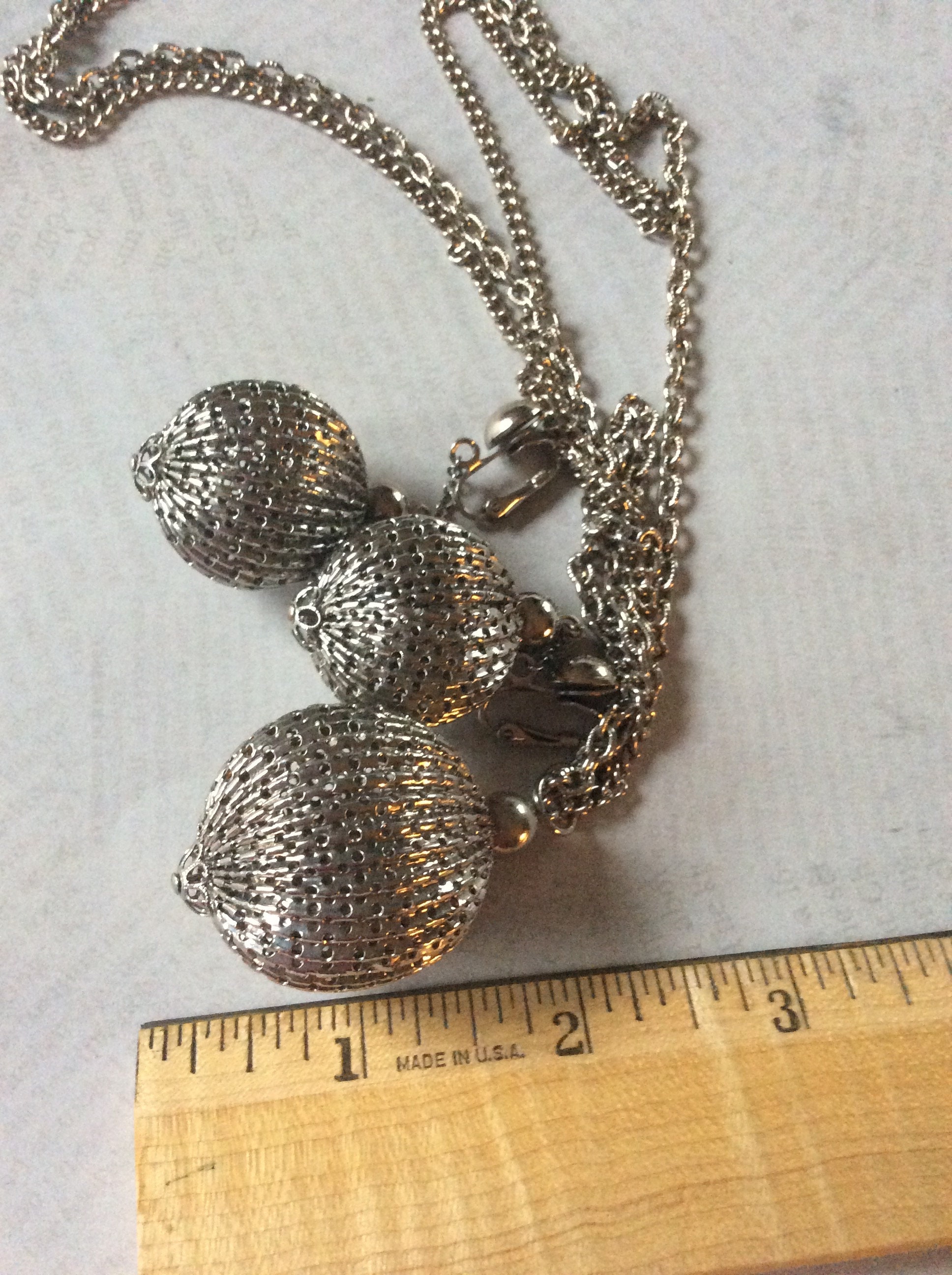 Vintage Necklace Set Lisa Jewelry Company Mesh Ball Pendant
